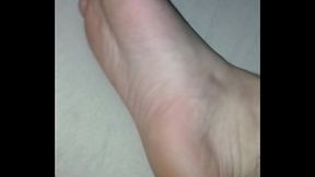 P&eacute_s e solas da Anna Julia