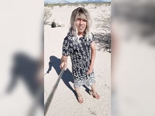 linda trans caliente con vestido tanga y tacones camina en publico muy puta