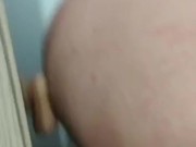 Metiéndome mi nuevo juguete hasta correrme de placer