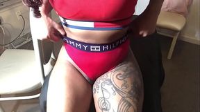 QUEEN ROYALTY WANTS YOU TO BEAT YA DICK &amp_ BE HER DADDY SO SHE CAN SQUIRT ON YA DICK!!