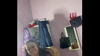 Putinha safada com peitos enormes