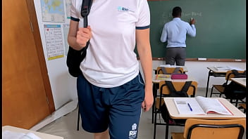 PROFESSOR E ALUNA NO RIO PEGOS FAZENDO SEXO E ELE FOI DEMITIDO