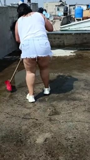 I spy on my big ass stepmom while she cleans 2