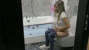 My stinky toilet and my huge belly MP4 FULL HD 1080p
