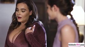 Lesbian babe tribbing with her stepmom