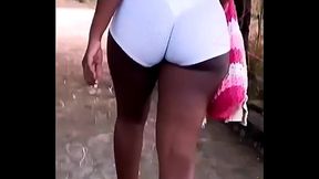 Esposa de shortinho no bosque