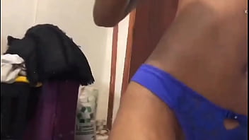 Acordei com o Pitbull se masturbando e resolvi da uma pequena ajuda