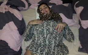Muslim Stepmom in Hijab Sucks Stepson's Dick &amp; Gets Fucked