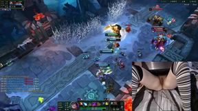 Gamer Girl Plays League of Legends Naked in Bed for an Epic Solo Session