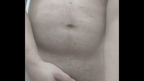 VID 428 Ma masturbez si imi beau pisaul (3min)