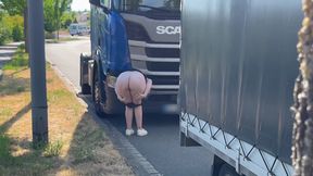 Public: Hot Masturbation Show for the Truck Driver