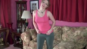 Perky amateur girl strips and poses for cam at the porn casting