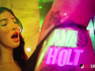 The fleshly performance of Ava Holt and Viviana Rose