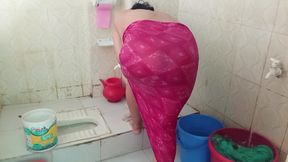 Bhabhi Change Her Dress in Hotel Washroom