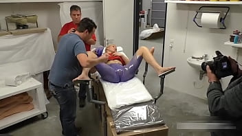 Laureen Pink gets her vagina molded