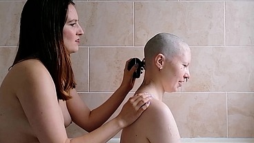 Scarlot Rose shaves my head nice and smooth for me as we chat about hairstyles, headshaves and wigs, and how they affects our...