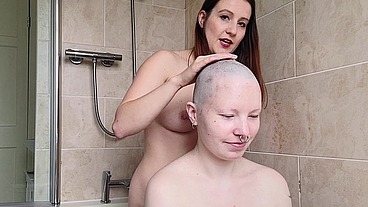 Scarlot Rose shaves my head nice and smooth for me as we chat about hairstyles, headshaves and wigs, and how they affects our...