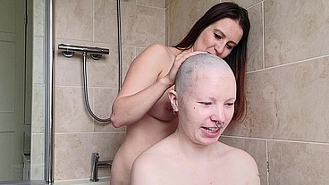 Scarlot Rose shaves my head nice and smooth for me as we chat about hairstyles, headshaves and wigs, and how they affects our...