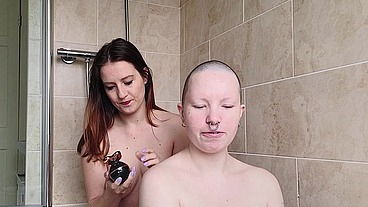 Scarlot Rose shaves my head nice and smooth for me as we chat about hairstyles, headshaves and wigs, and how they affects our...