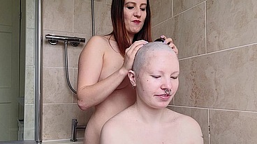 Scarlot Rose shaves my head nice and smooth for me as we chat about hairstyles, headshaves and wigs, and how they affects our...