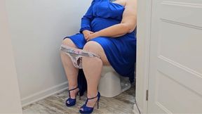 Woman In Bathroom Caught With Her Panty Down By Stranger - (bbw ssbbw, Fat ass, big butt, thick ass)