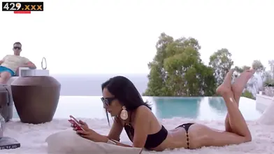 Latino Hottie Gives Her Masseur An Unforgettable Experience In The Outdoors