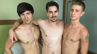 Sexy Jack Hunter gets spitroasted raw by two hung jocks