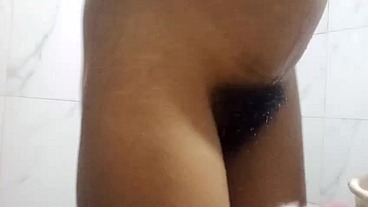 Desi Indians Horny Bhabhi bathing hottest girl