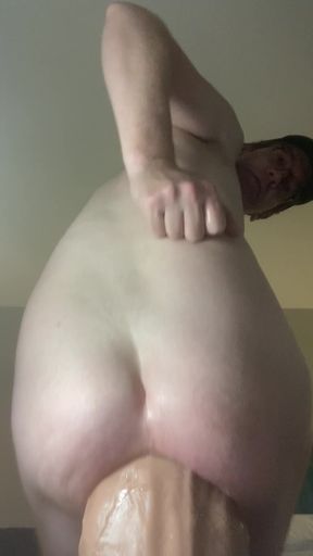 Nerd loves to stretch his hole to oblivion while everyone watches.