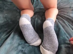 Bouncy ass slut wants to have fun | Amateur PetitTits