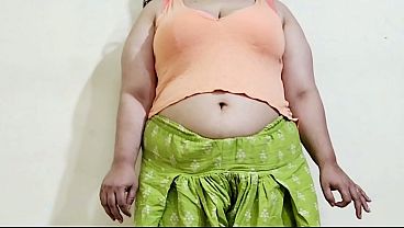 Gorgeous Pakistani Soteli maa ki big ass aur bara lund, spanking k sath desi bbw ki hard anal fucking