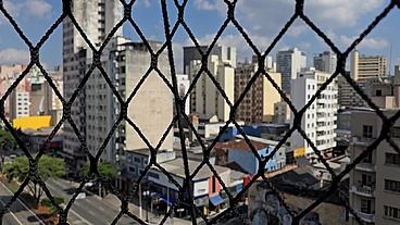 PROFESSOR ENCONTROU 2 DE SEUS ALUNOS NA RUA E LEVOU PARA CASA!OFERECEU PIPOCA E ROLOU FOI UM SEXO ENTRE ELES