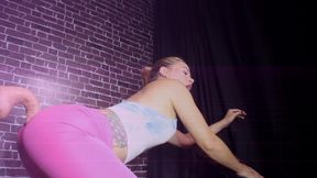 Mesmerizing Ass Grinding