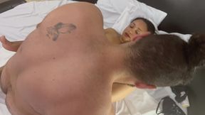 aproveitei e filmei o corno comendo a esposa puta dele