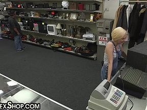 Pawnshop beauty deep blows in pawn shop office and gets drilled