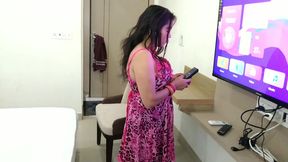 TV banane wale mechanic me hi bhabhi ko bur me chod Diya bed par doggy style me