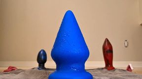 The first time I take my biggest plug! Extreme 4&#039; wide blue anal plug insertion