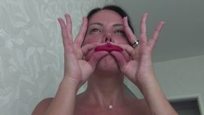 LORY squeeze and stretch my red lips