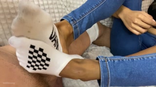 She interrupts Netflix with a SOCKJOB in her Dirty VANS Ped socks - Surprising Ending 😈
