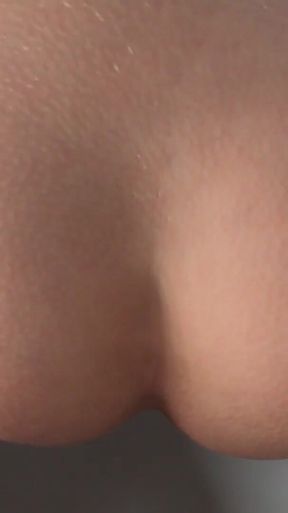 Toilet Piss Clip