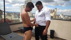 yuri gaucho - seguranca dotadao fodendo o carinha da piscina - sexo gay bareback brasil