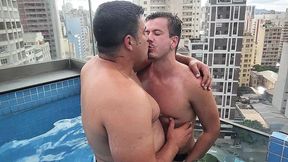 yuri gaucho - seguranca dotadao fodendo o carinha da piscina - sexo gay bareback brasil