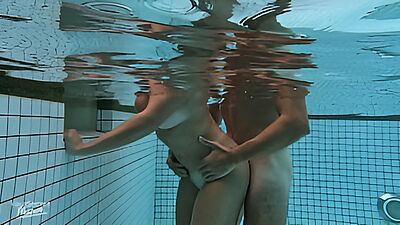 Fucking YourSecretPleasure in the publick hotel swimmingpool