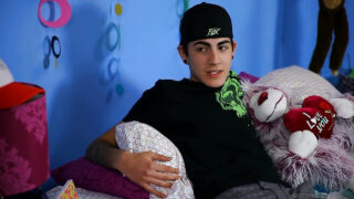 Молодую девушку Рэд Мэтьюз трахнули в задницу