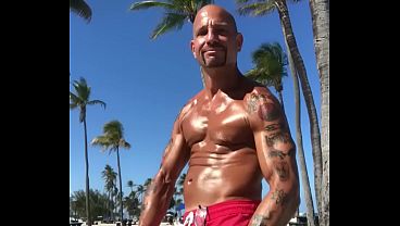 FLEXING AT THE BEACH