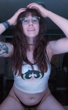 Amateur homemade cutie shows off her tight body
