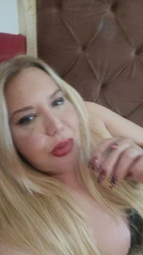 Mistress Claudia in : smoking with me