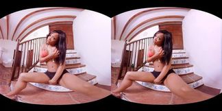Enjoy a VR Facesitting experience with the ebony Kiki Minaj!