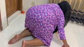 Big Ass Indian Hot Mallu Stepmom Stuck Under My Bed, Then I Fuck Her