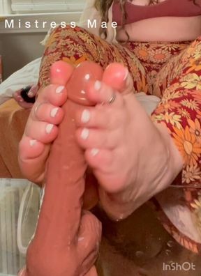 JOE 💦 Can you see it leaking all over My feet?